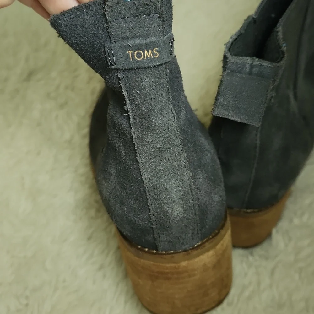 Women's Toms Esme Gray Boots Sz 8.5